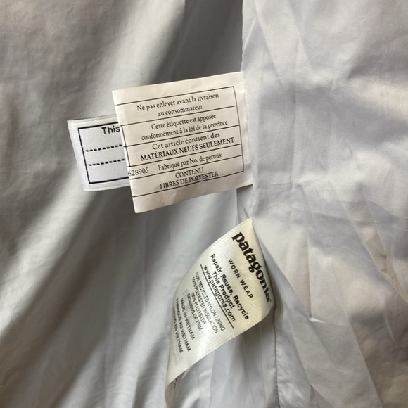 Patagonias Girl Quilted Lightweight Jacket - Picture 5 of 9